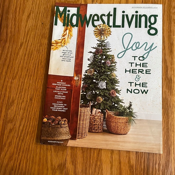 Midwest Living holiday/December magazines 2017,2018,2019,2020 - Picture 2 of 4